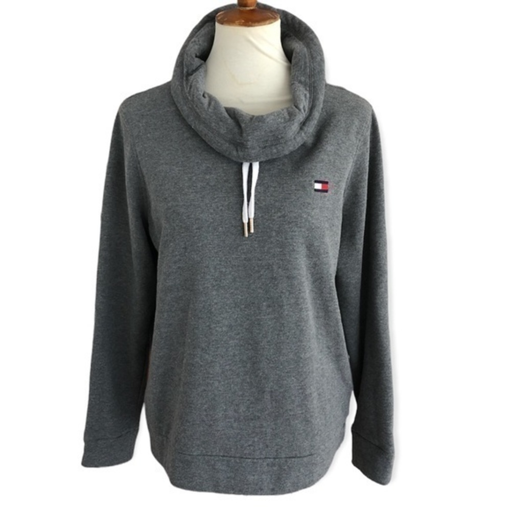 Tommy Hilfiger women’s pull over sweatshirt lined with fleece